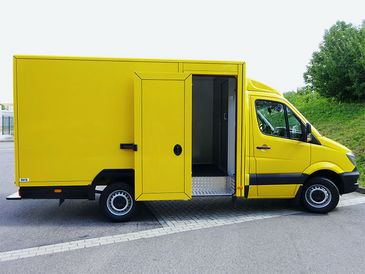 KEP-Fahrzeug von RKB auf einem Opel-Movano-Fahrgestell