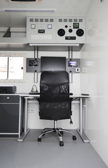 Scannerfahrzeug von RKB: Kabine mit Arbeitsplatz und Technik