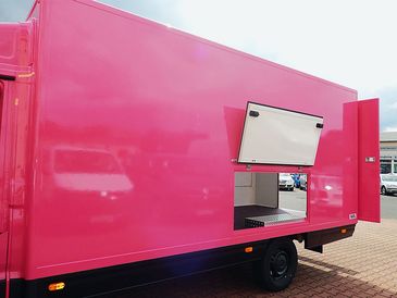 Leerkoffer für Donut-Verkauf von RKB mit Serviceklappe