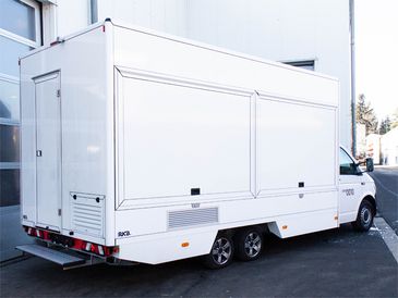 Imbissmobil von RKB mit großer Verkaufsklappe