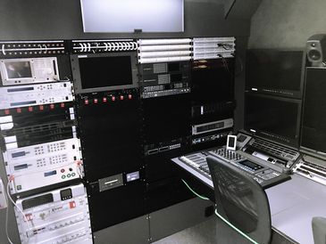 SNG-Übertragungswagen von RKB: Innenraum mit technischer Ausstattung