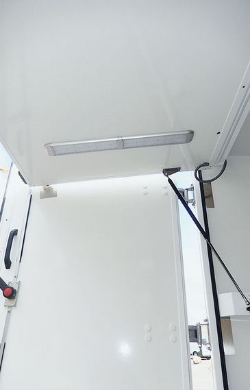 Inspektionsfahrzeug von RKB: Heckportal mit Markise