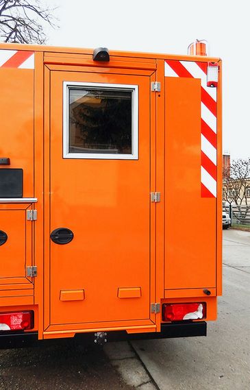 Inspektionsfahrzeug von RKB: Brückenfahrzeug mit Hecktür