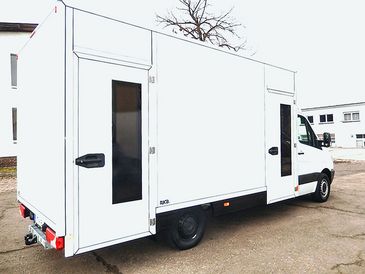 Aufenthaltsmobil von RKB: Außenansicht mit Türen