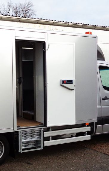 Kanalfahrzeug von RKB: Seitenansicht