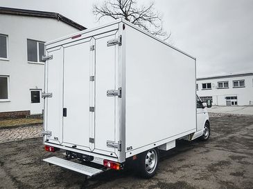 Verteilerfahrzeug von RKB: Heckansicht