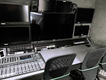 SNG-Übertragungswagen von RKB: Innenraum mit technischer Ausstattung